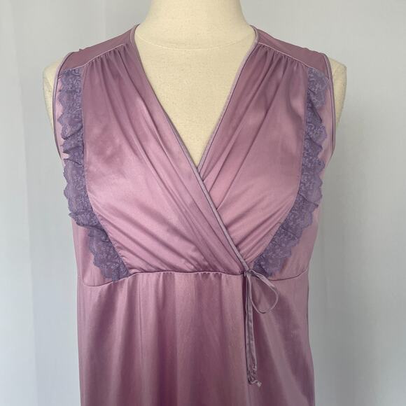 Vintage Vassarette Maxi Nightgown Size Medium Purple Silky Lingerie Chemise 90s - Picture 2 of 16